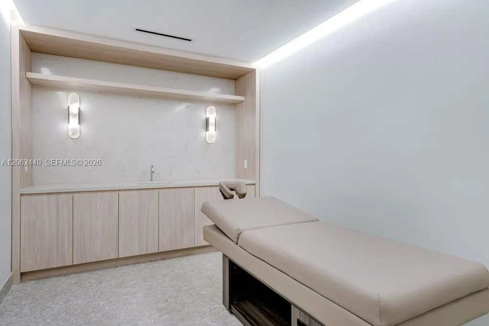 225 Miami Ave #1801 Miami, FL 33128