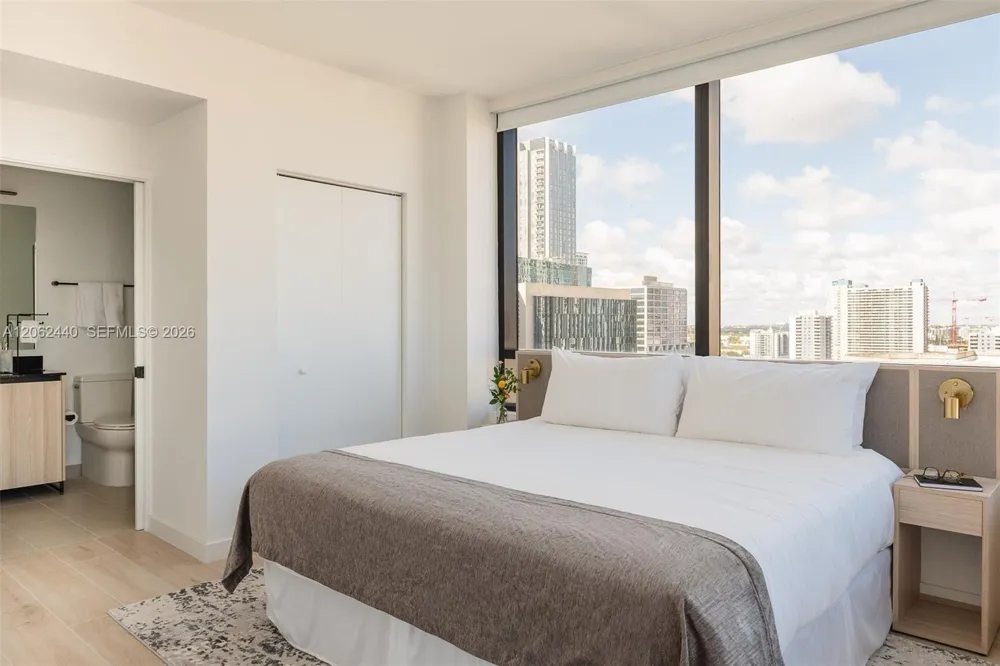 225 Miami Ave #1801 Miami, FL 33128