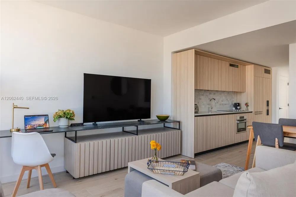225 Miami Ave #1801 Miami, FL 33128