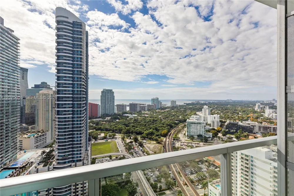 79 SW 12th St #3704 Miami, FL 33130