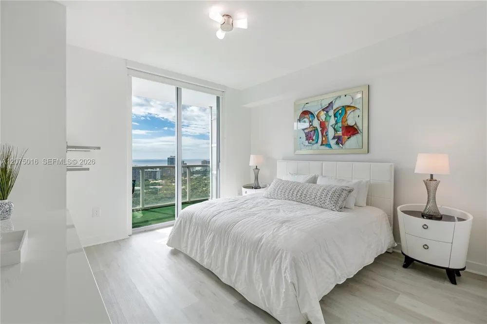 79 SW 12th St #3704 Miami, FL 33130