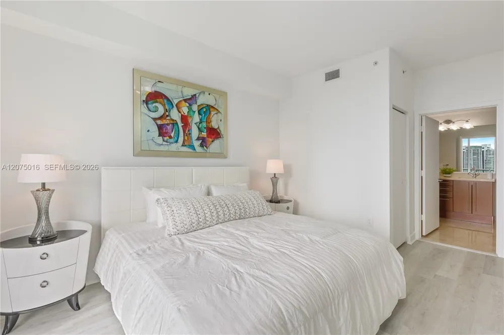 79 SW 12th St #3704 Miami, FL 33130
