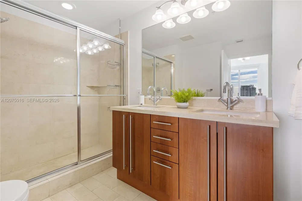 79 SW 12th St #3704 Miami, FL 33130