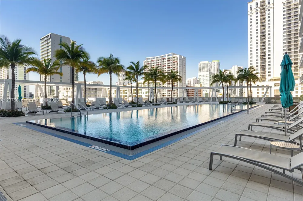 79 SW 12th St #3704 Miami, FL 33130