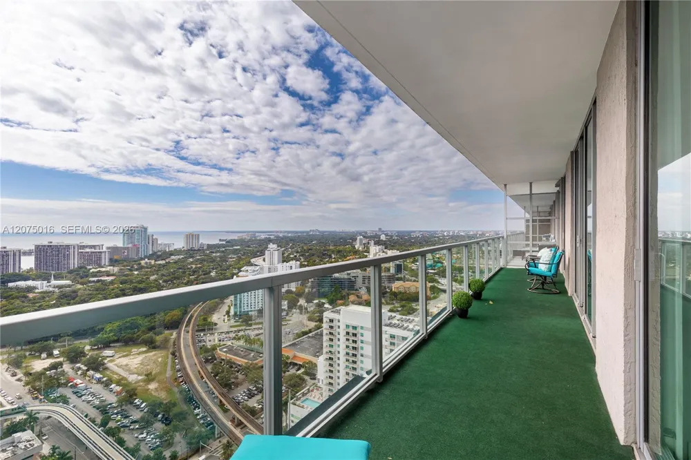 79 SW 12th St #3704 Miami, FL 33130