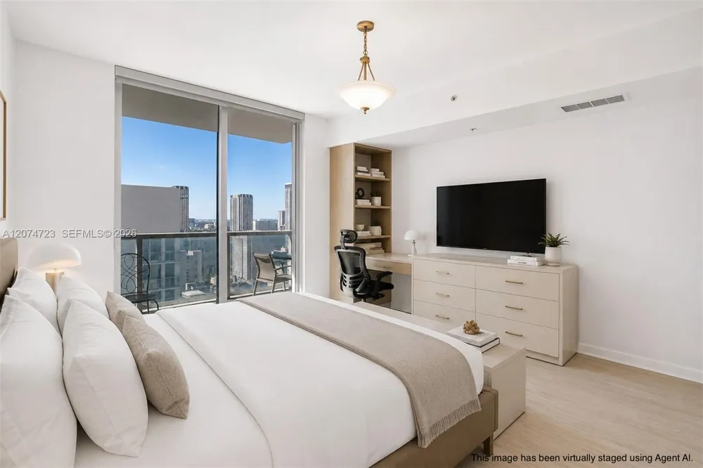 253 NE 2nd St #3104 Miami, FL 33132