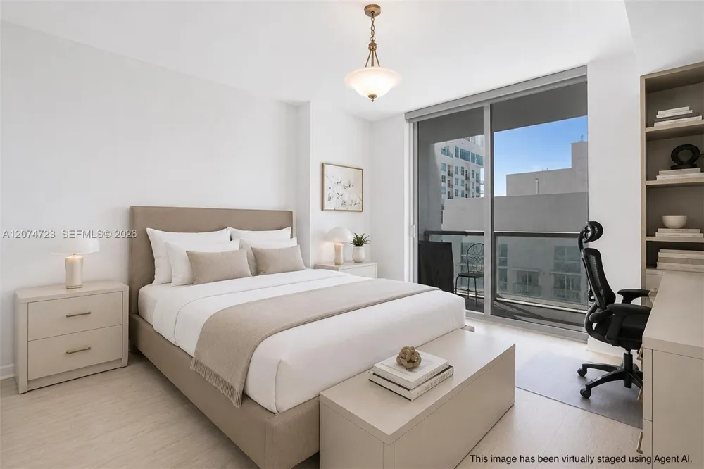 253 NE 2nd St #3104 Miami, FL 33132