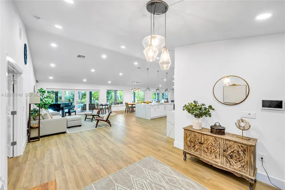 8440 SW 182nd Ter Palmetto Bay, FL 33157