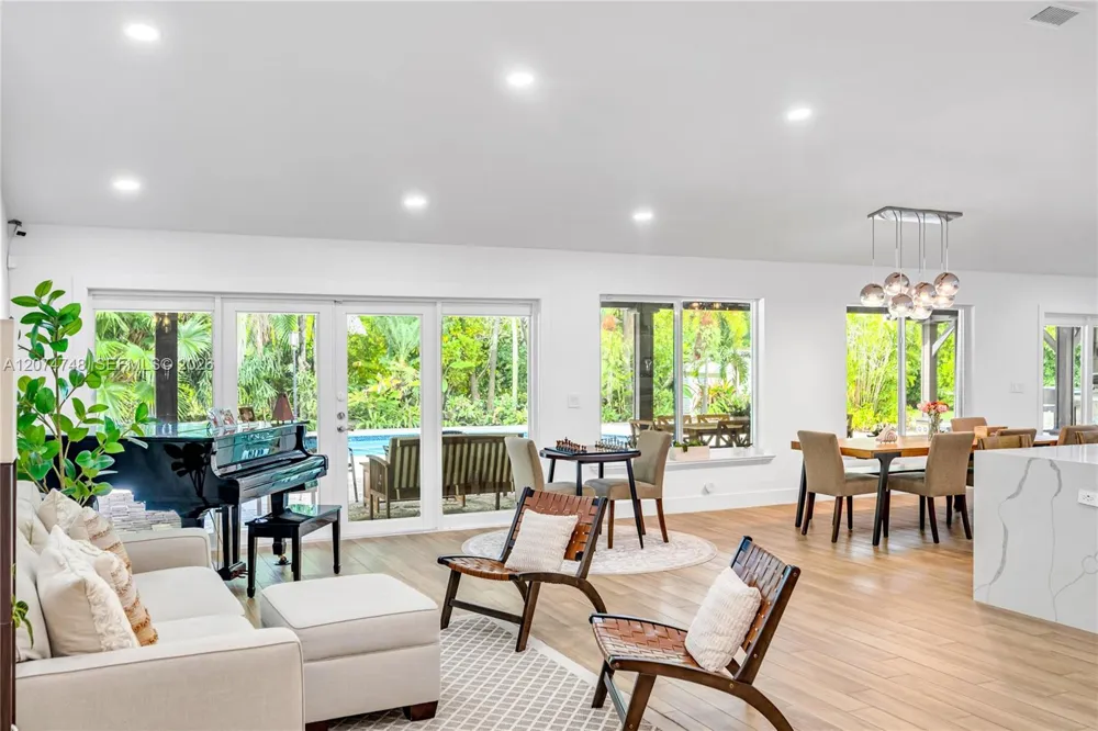 8440 SW 182nd Ter Palmetto Bay, FL 33157