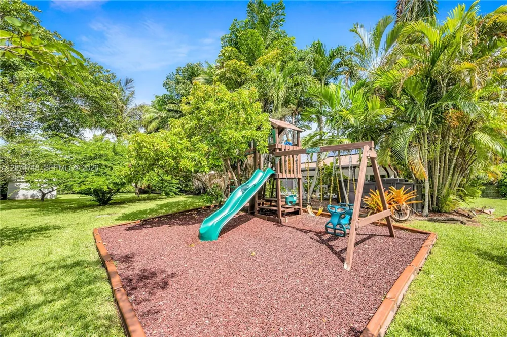 8440 SW 182nd Ter Palmetto Bay, FL 33157