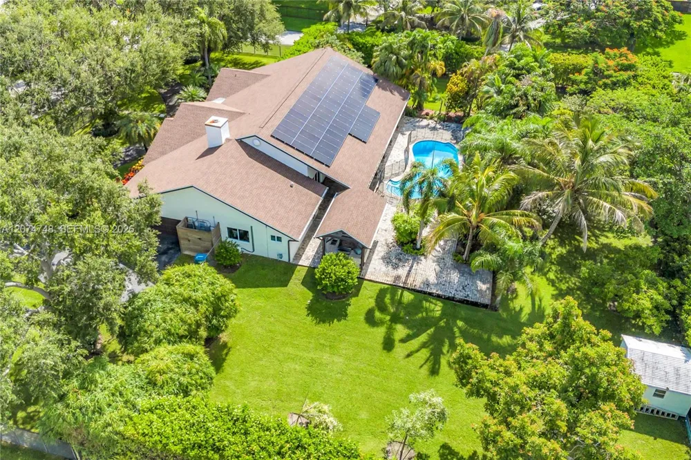 8440 SW 182nd Ter Palmetto Bay, FL 33157