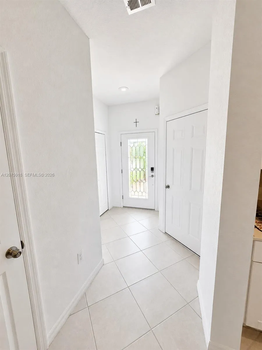 2884 Citrus St Naples, FL 34120