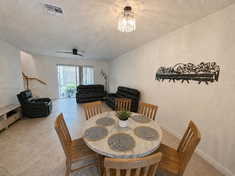 2884 Citrus St Naples, FL 34120