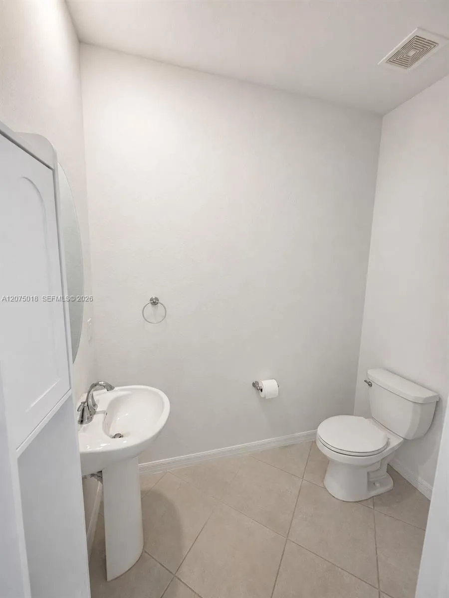 2884 Citrus St Naples, FL 34120