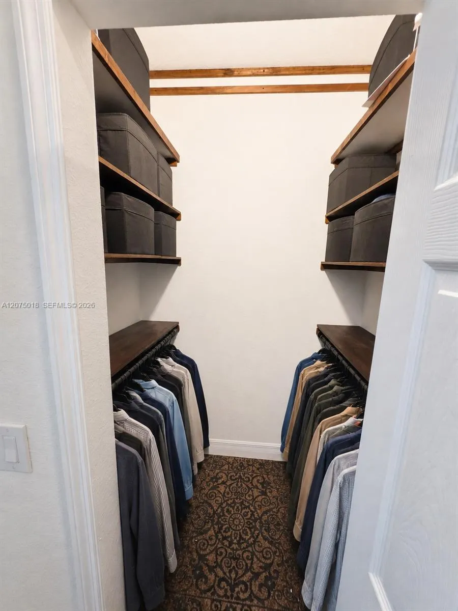 2884 Citrus St Naples, FL 34120