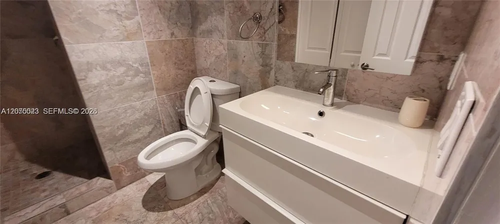 1865 S Ocean Dr #2D Hallandale Beach, FL 33009