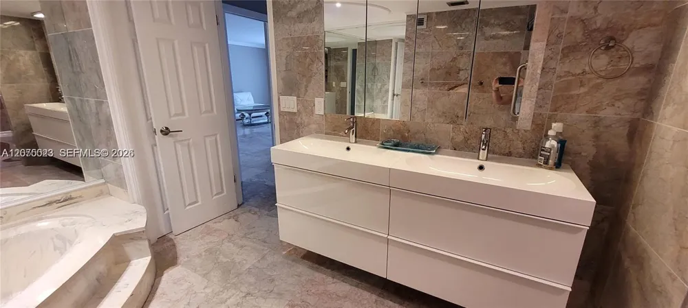 1865 S Ocean Dr #2D Hallandale Beach, FL 33009