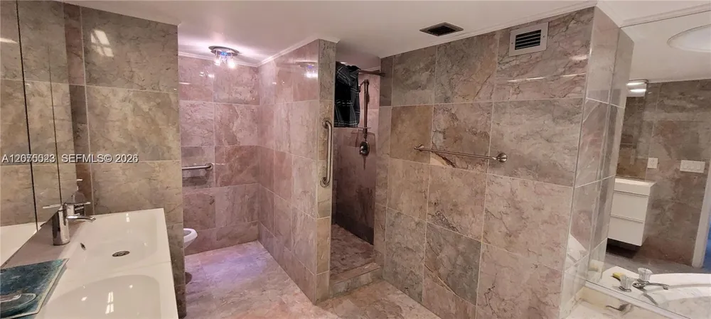 1865 S Ocean Dr #2D Hallandale Beach, FL 33009