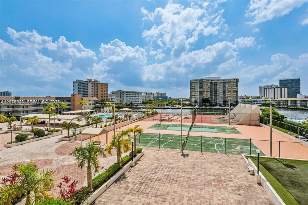 1865 S Ocean Dr #2D Hallandale Beach, FL 33009