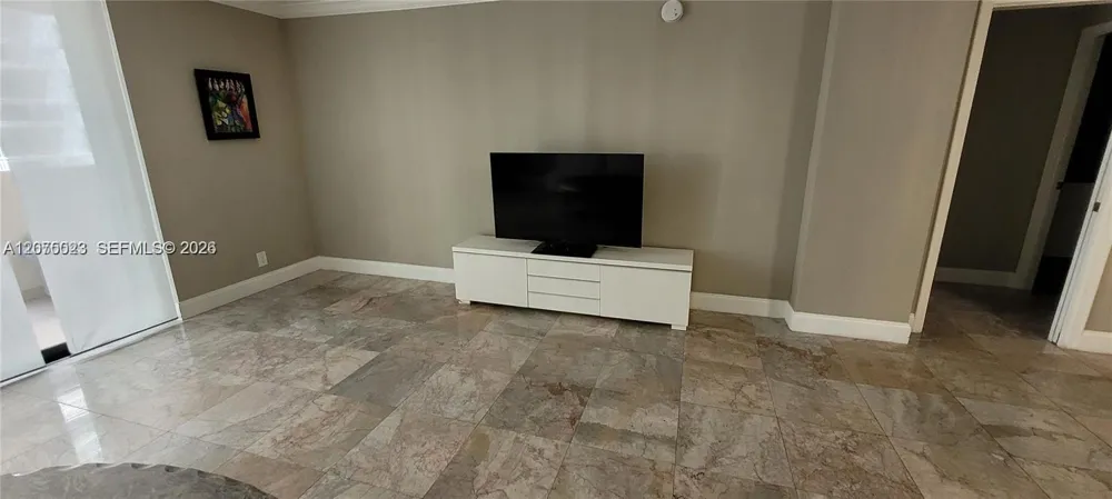 1865 S Ocean Dr #2D Hallandale Beach, FL 33009