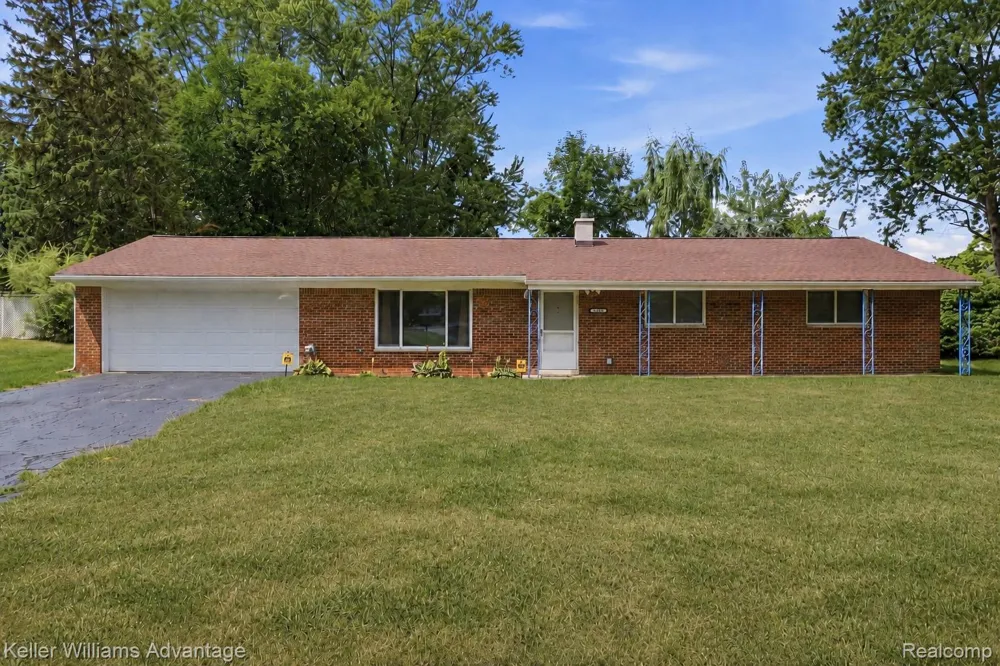 23645 Ripple Creek Novi City, MI 48375