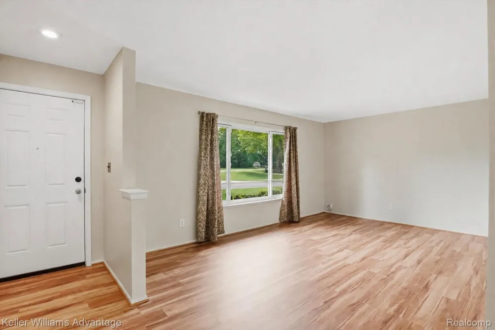 23645 Ripple Creek Novi City, MI 48375