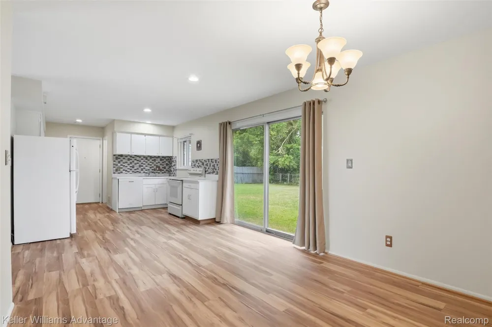 23645 Ripple Creek Novi City, MI 48375