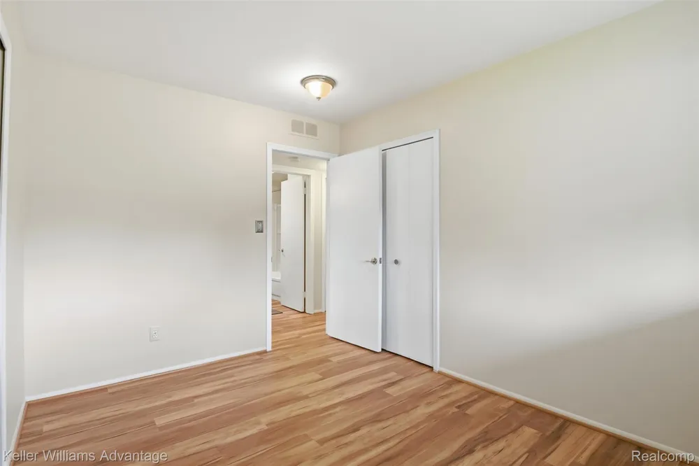 23645 Ripple Creek Novi City, MI 48375