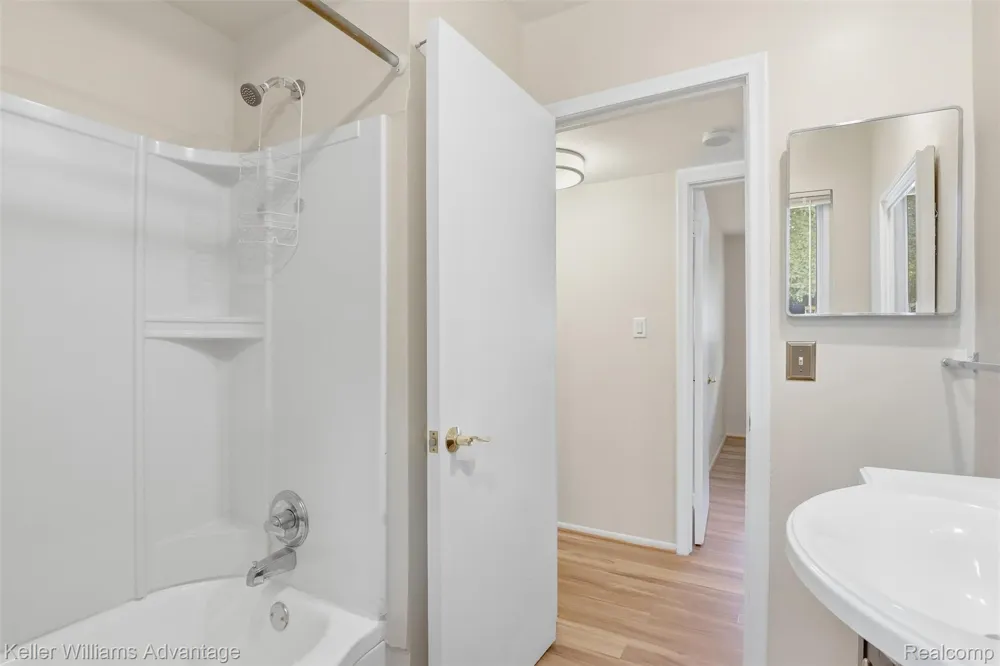 23645 Ripple Creek Novi City, MI 48375