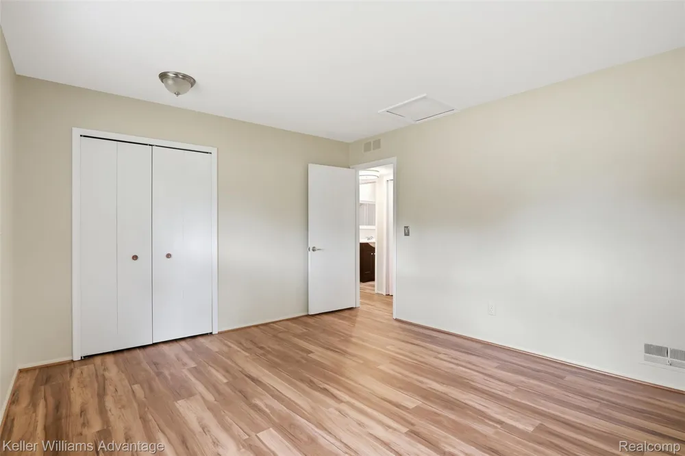 23645 Ripple Creek Novi City, MI 48375