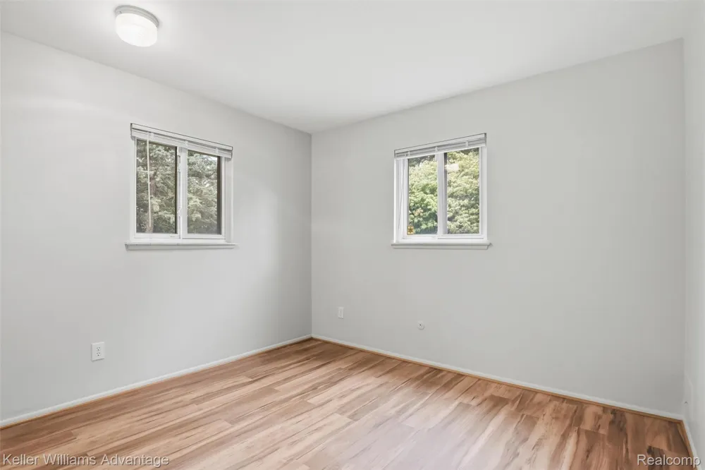 23645 Ripple Creek Novi City, MI 48375