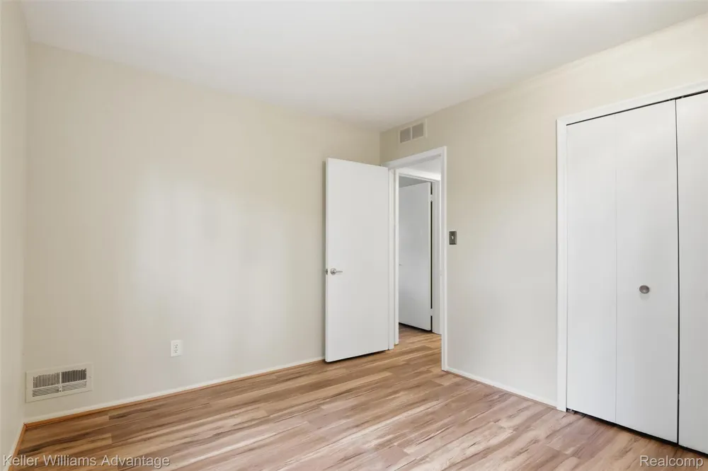 23645 Ripple Creek Novi City, MI 48375