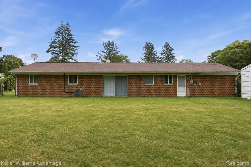 23645 Ripple Creek Novi City, MI 48375
