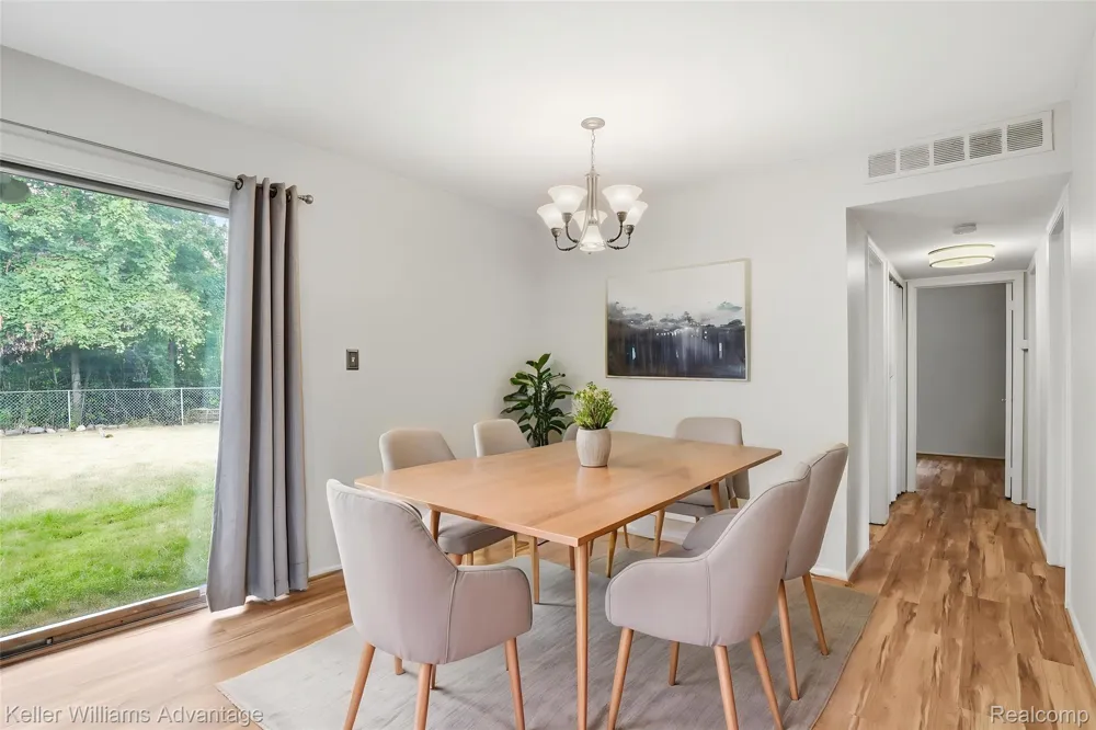 23645 Ripple Creek Novi City, MI 48375