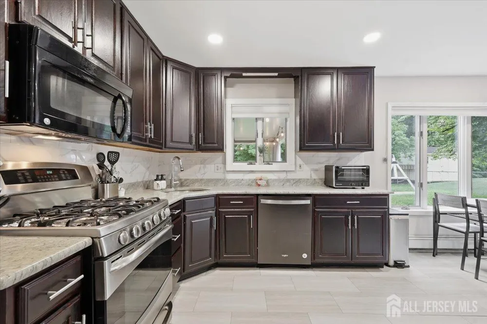 7 Conerly Road Franklin, NJ 08873