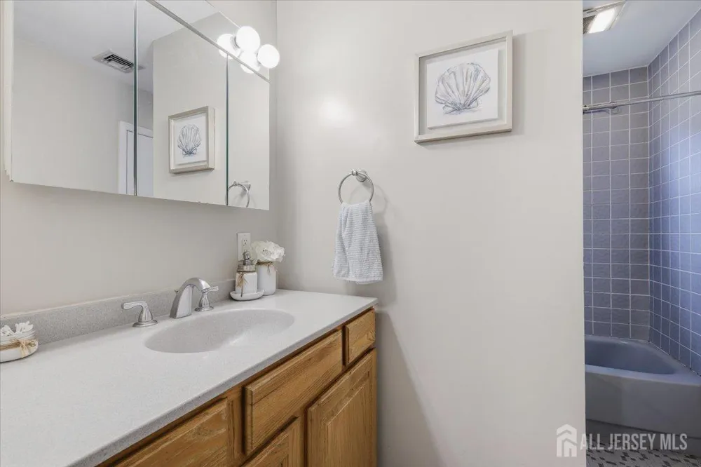 7 Conerly Road Franklin, NJ 08873