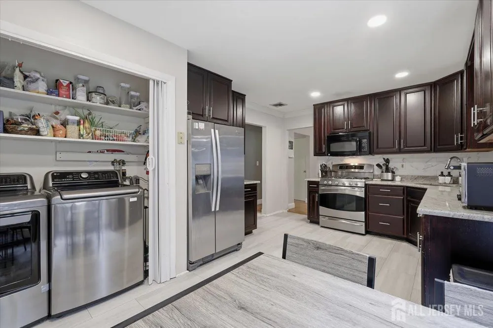 7 Conerly Road Franklin, NJ 08873
