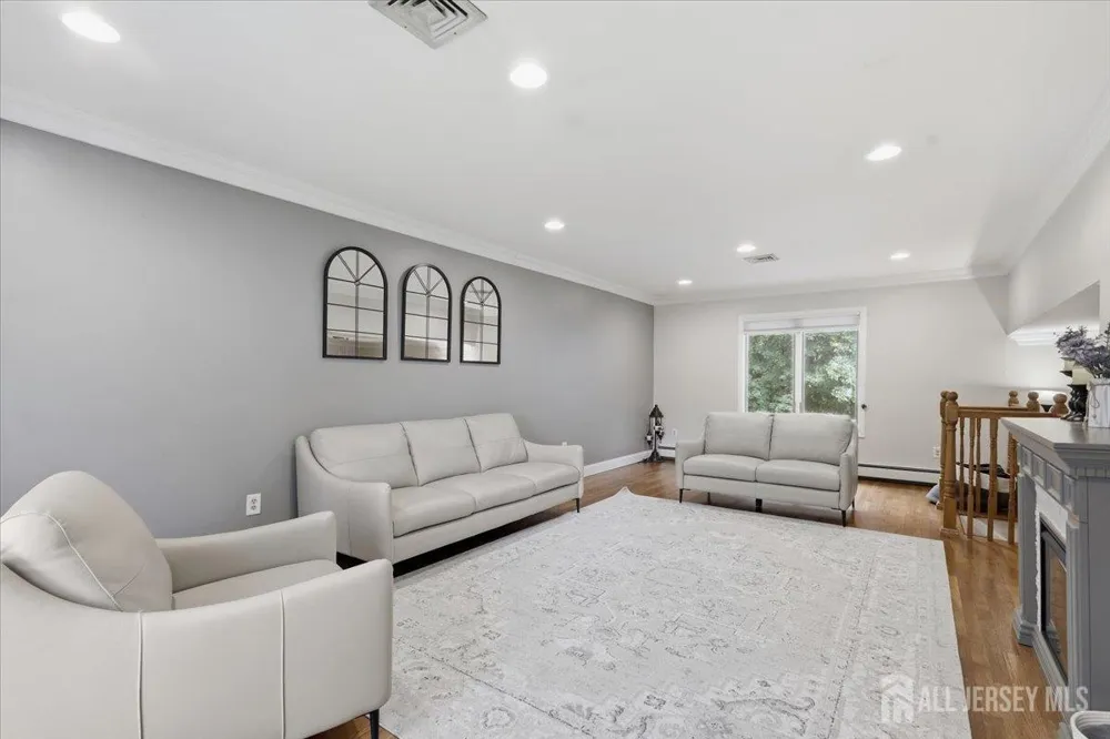 7 Conerly Road Franklin, NJ 08873