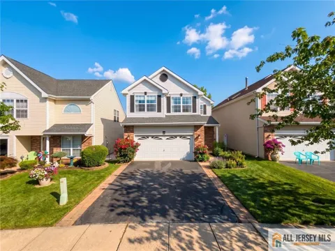 67 Glen Oaks Court