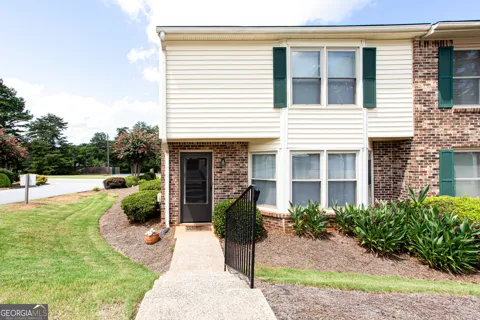 768 Longleaf DR