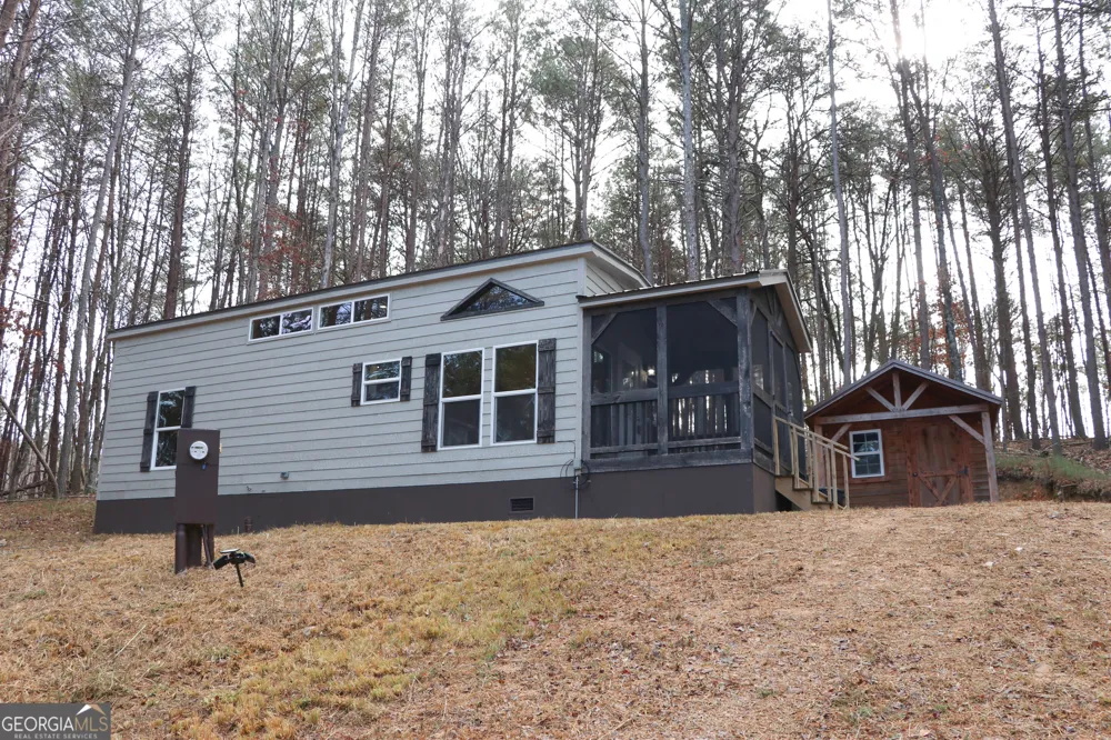 1217 Henderson CIR Lyerly, GA 30730
