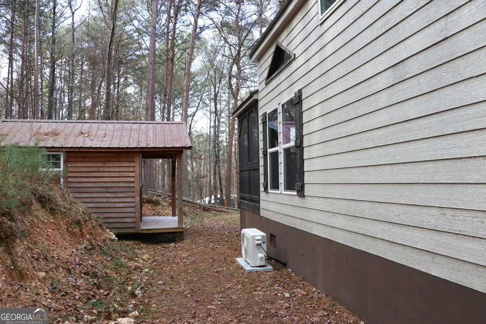 1217 Henderson CIR Lyerly, GA 30730