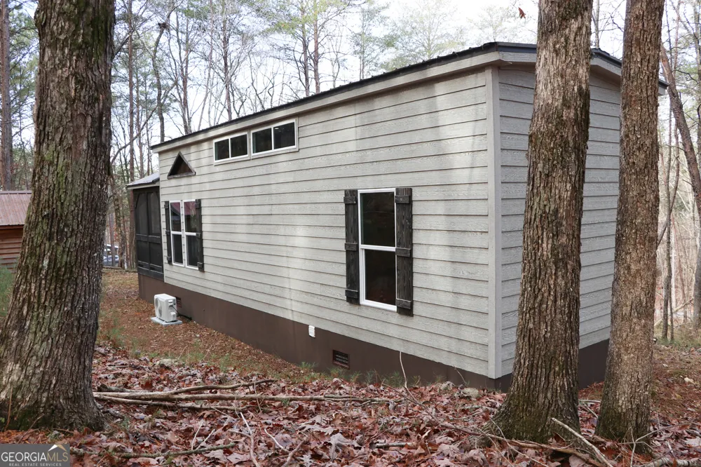 1217 Henderson CIR Lyerly, GA 30730
