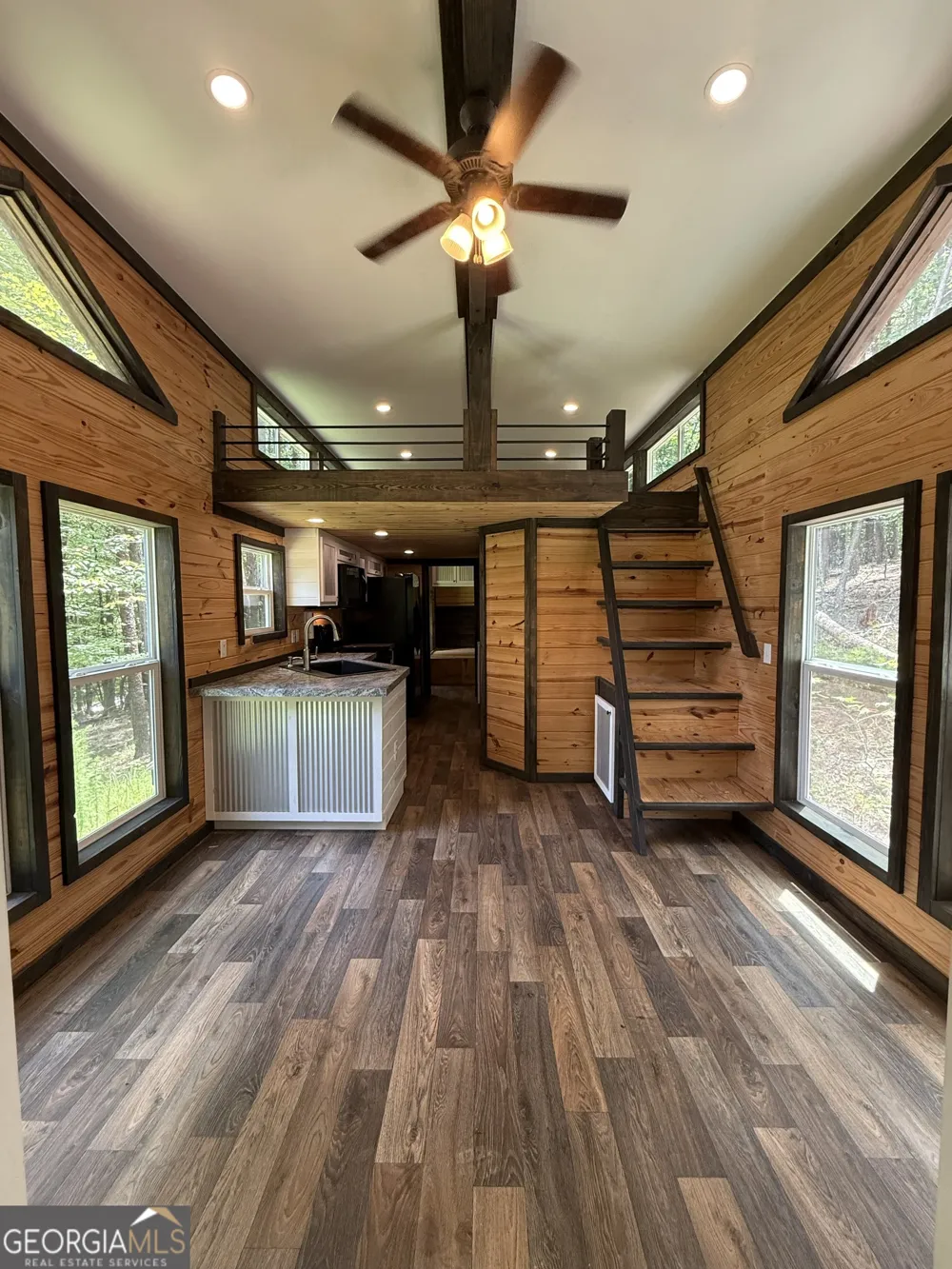 1217 Henderson CIR Lyerly, GA 30730