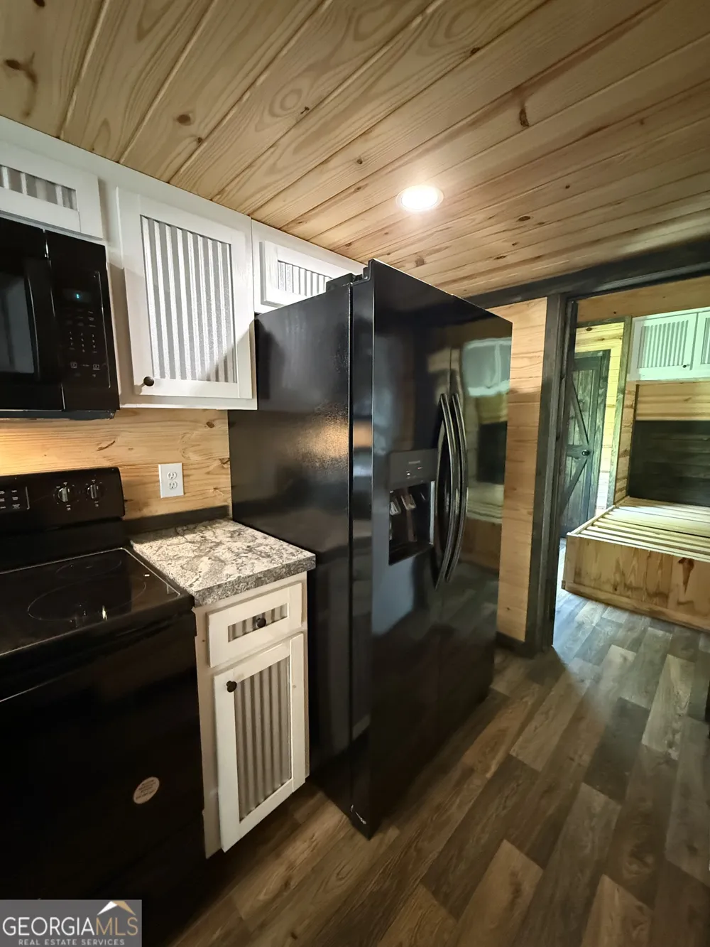 1217 Henderson CIR Lyerly, GA 30730