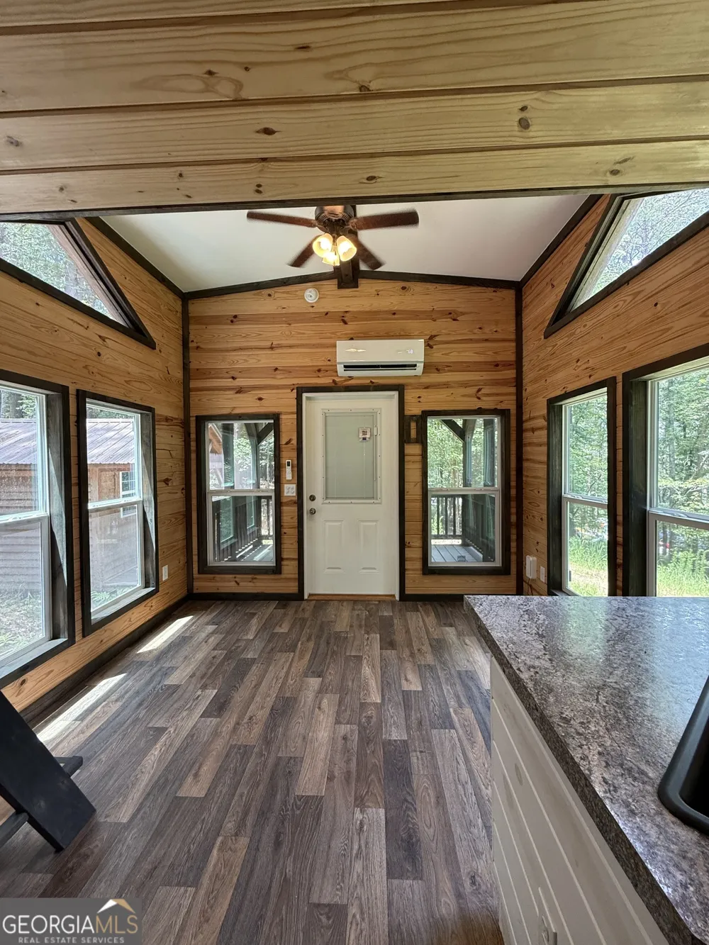 1217 Henderson CIR Lyerly, GA 30730