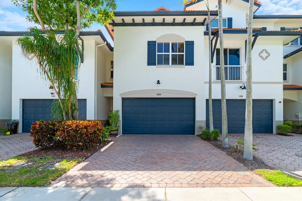 128 W Prive Circle Delray Beach, FL 33445