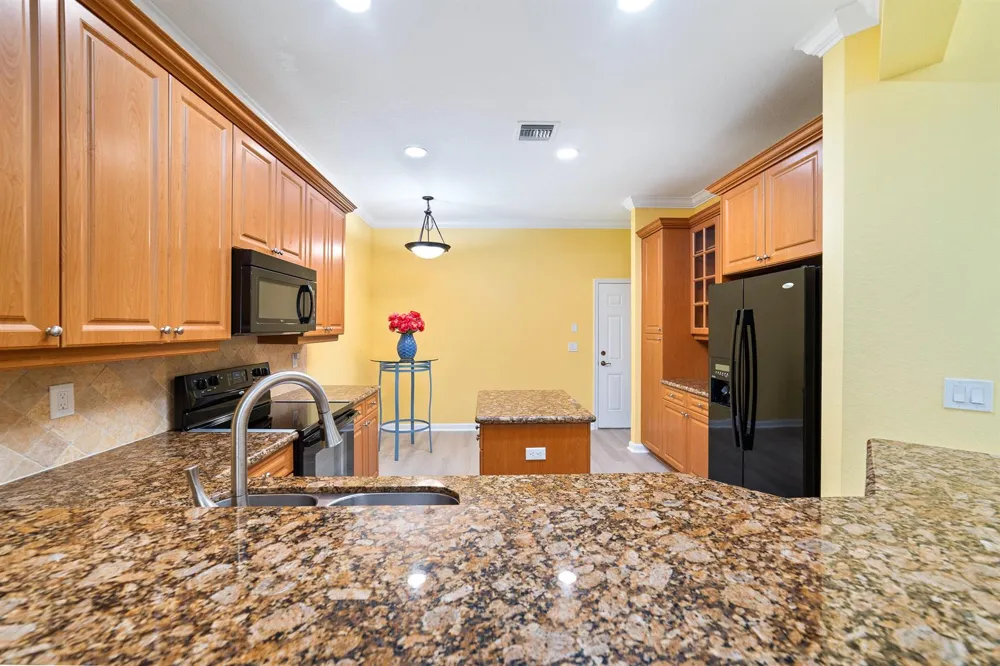 128 W Prive Circle Delray Beach, FL 33445
