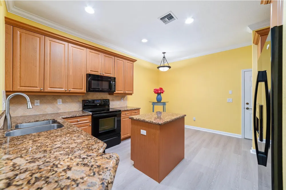 128 W Prive Circle Delray Beach, FL 33445