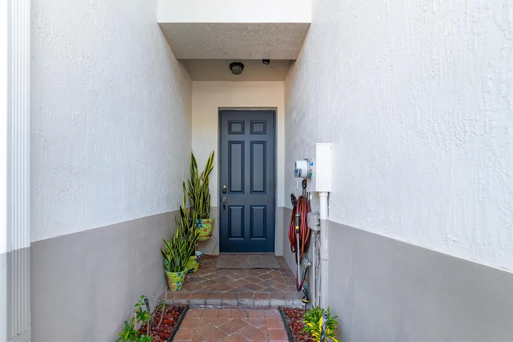 128 W Prive Circle Delray Beach, FL 33445
